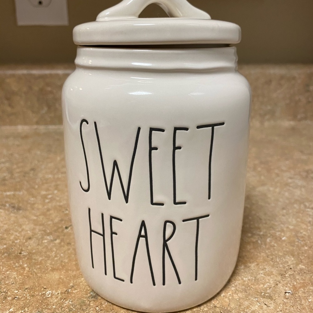 🍶RAE DUNN CANISTER🍶